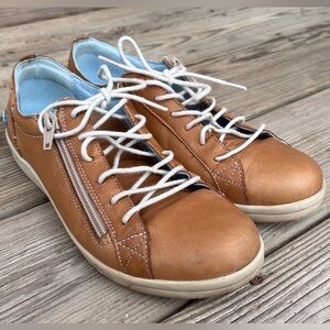 Cloud Aika Women’s Leather Sneaker 38